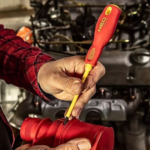 NEO ODVIJAČ RAVNI 4X100 1000V