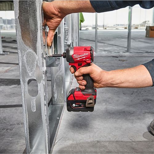 MILWAUKEE M18FID3-0 ZAVRTAČ UDARNI 1/4-226Nm