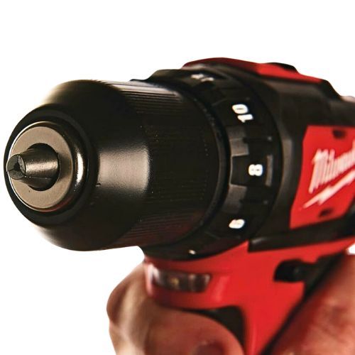 MILWAUKEE M12BDD-202C AKU BUŠILICA 12V/2X2.0AH
