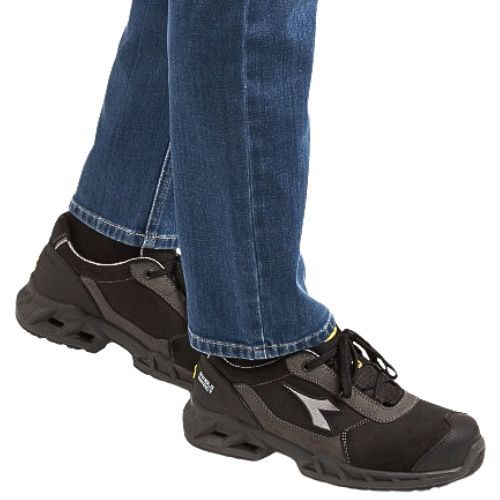 CIPELA DIADORA SHARK STAB IMP LEAT LOW S3 CRNO/SIVE 43