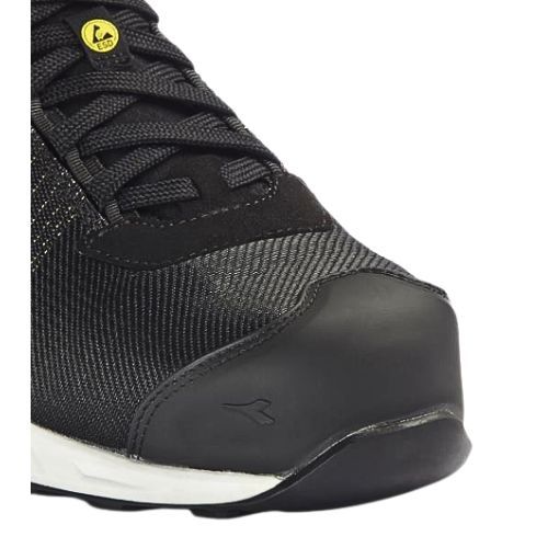 CIPELA DIADORA FLY LITEBASE MATRYX LOW CRNA 44