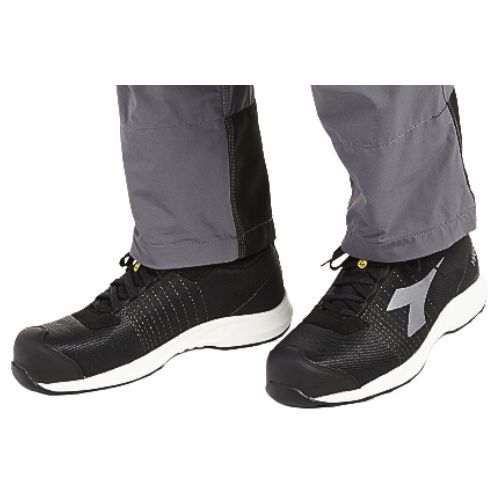 CIPELA DIADORA FLY LITEBASE MATRYX LOW CRNA 44