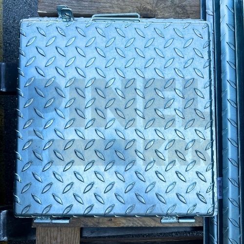 POKLOPAC S RUBOM ZN 600X600MM