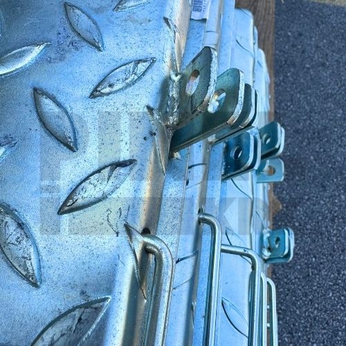 POKLOPAC S RUBOM ZN 600X600MM