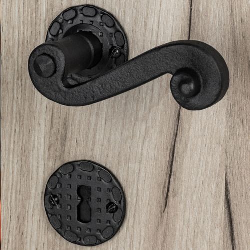 KVAKA KOVANA 302 ROZETA KLJUČ