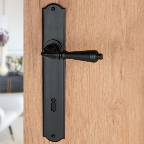 KVAKA KOVANA MOIRA ŠTIT CILINDAR CRNA