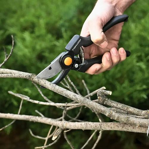 FISKARS ŠKARE VRTNE 230MM