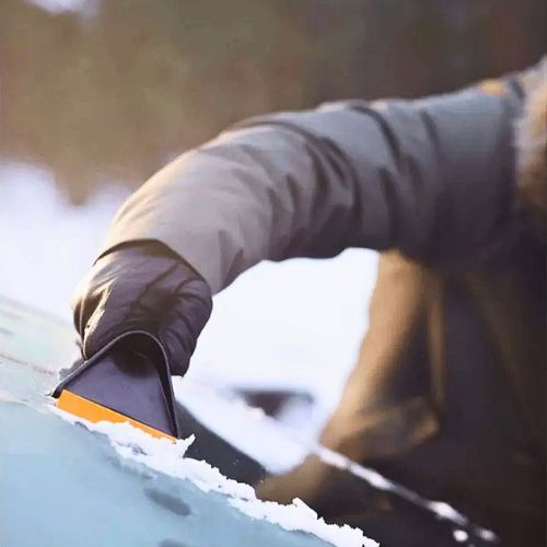 FISKARS STRUGAČ LEDA ZA AUTOSTAKLA 215MM