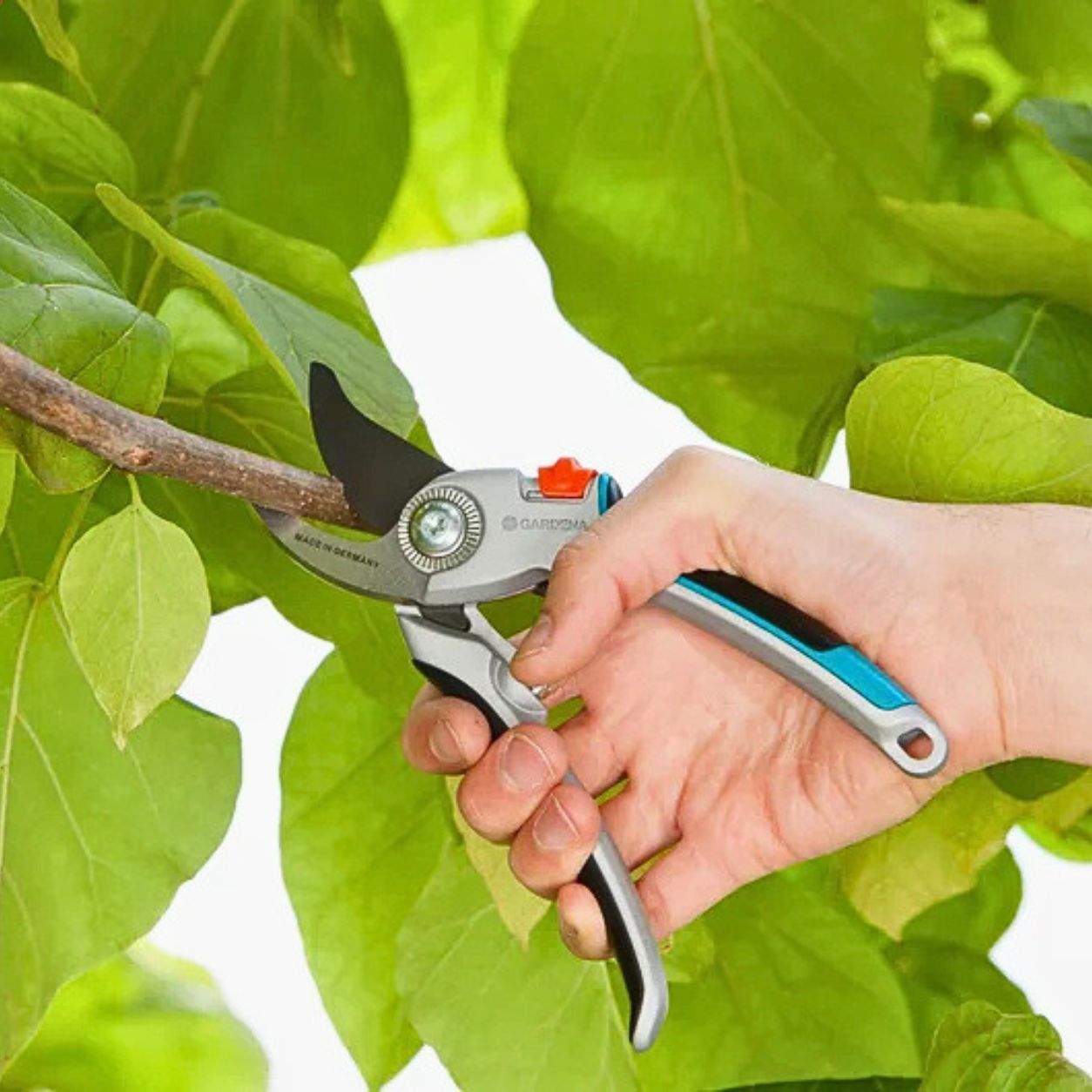 GARDENA ŠKARE ALU VRTNE MIMOILAZNE L