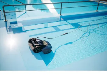 Roboti za bazene vs. ručna oprema za čišćenje | Pinel Krk