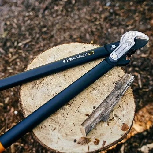 FISKARS ŠKARE ZA GRANE NAKOV. 686MM POWERGEAR L77