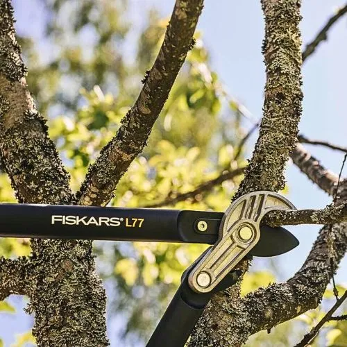 FISKARS ŠKARE ZA GRANE NAKOV. 686MM POWERGEAR L77